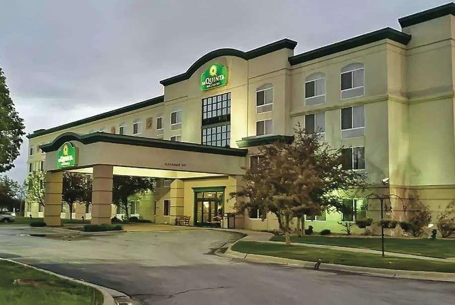Отель La Quinta By Wyndham Omaha Airport Downtown Carter Lake Экстерьер фото