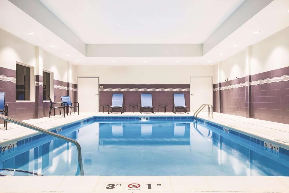 Отель La Quinta By Wyndham Omaha Airport Downtown Carter Lake Экстерьер фото