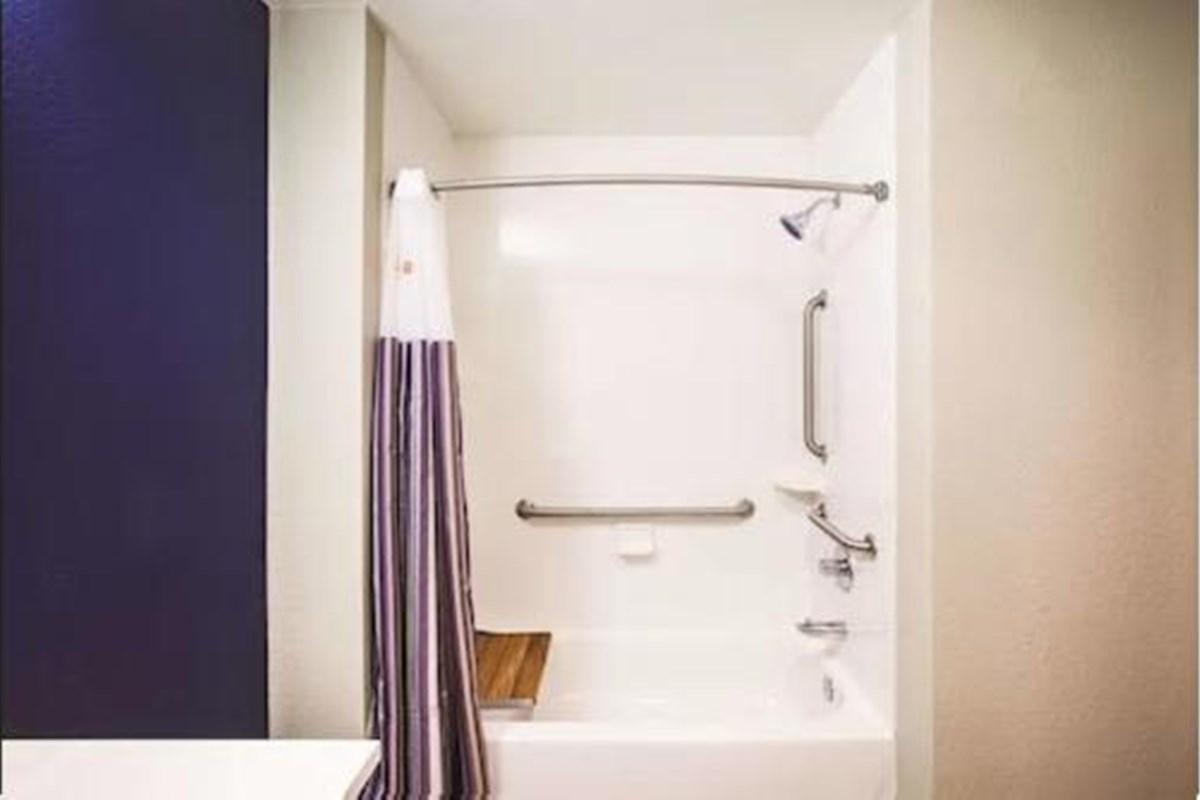 Отель La Quinta By Wyndham Omaha Airport Downtown Carter Lake Экстерьер фото