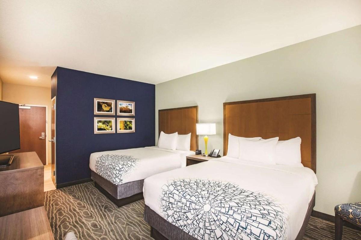Отель La Quinta By Wyndham Omaha Airport Downtown Carter Lake Экстерьер фото