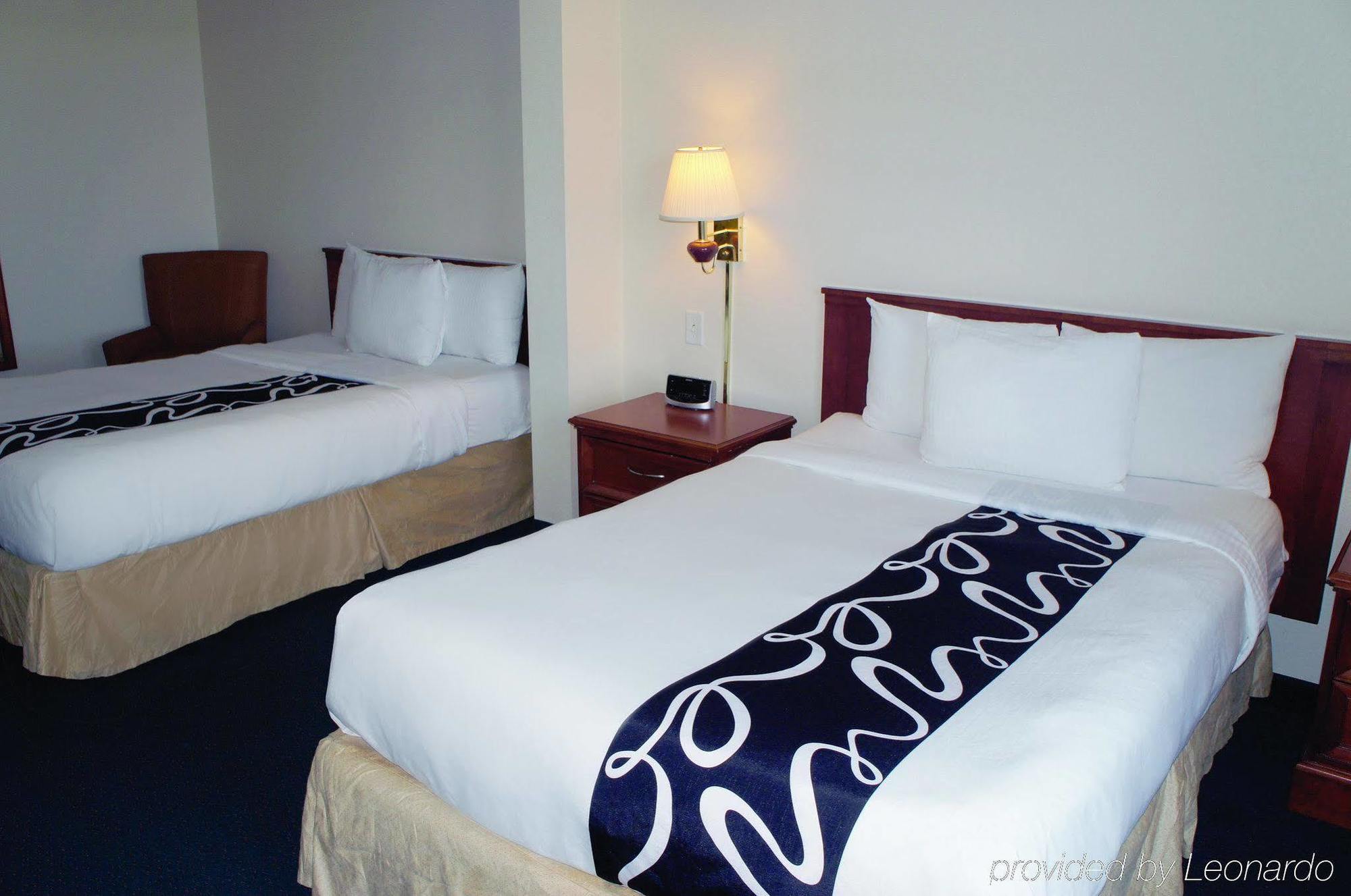Отель La Quinta By Wyndham Omaha Airport Downtown Carter Lake Экстерьер фото