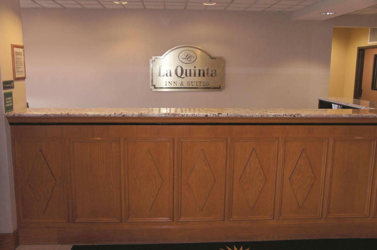 Отель La Quinta By Wyndham Omaha Airport Downtown Carter Lake Экстерьер фото