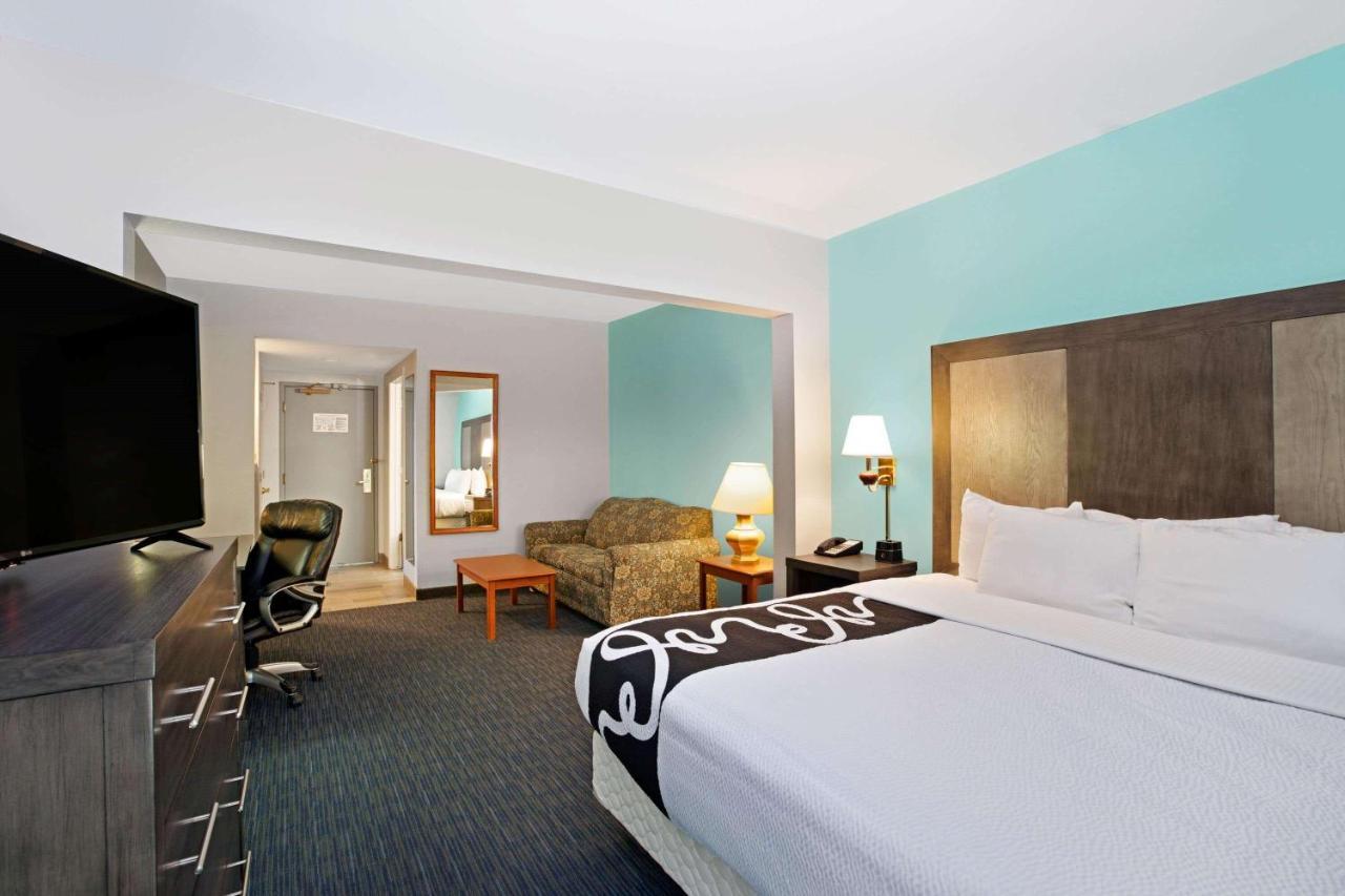 Отель La Quinta By Wyndham Omaha Airport Downtown Carter Lake Экстерьер фото
