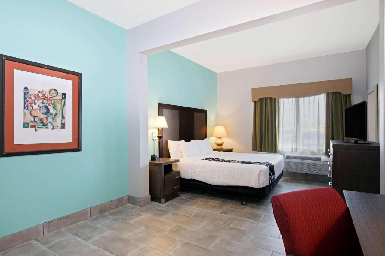 Отель La Quinta By Wyndham Omaha Airport Downtown Carter Lake Экстерьер фото
